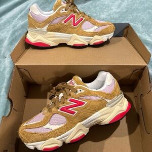 New Balance Beige Pink Shoes - NEW IN BOX / UNUSED!!